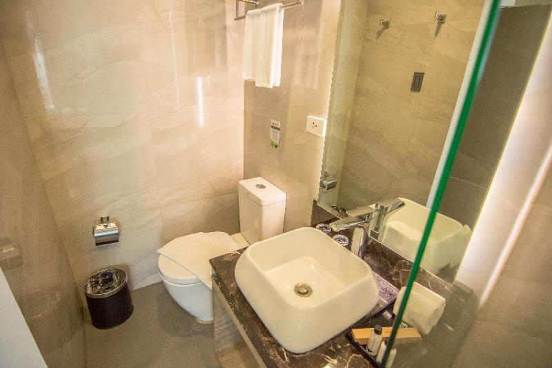 Goldberry Lite Hotel Iloilo Eksteriør bilde